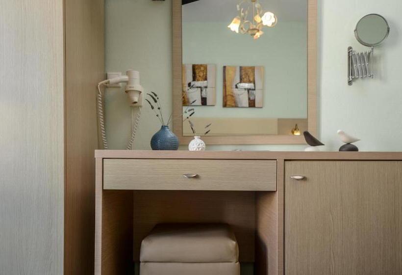 Номер Стандарт Трехместный, Anatoli