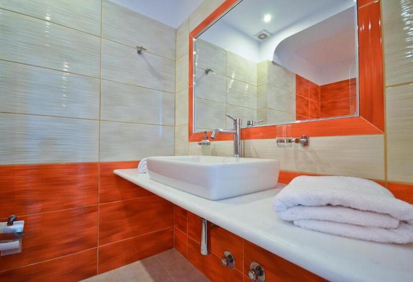 Апартаменты 2 Спальни, Anatoli