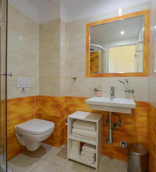 Номер Economy, Anatoli