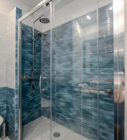 Номер Deluxe, Anatoli