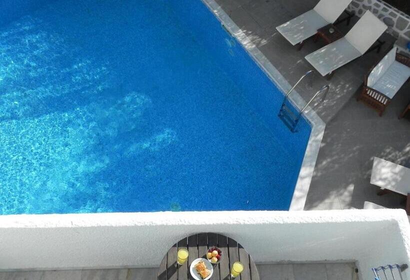 Номер Deluxe, Anatoli