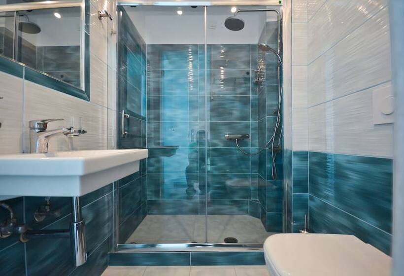 Номер Economy, Anatoli