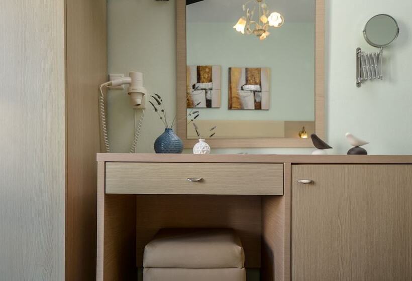 Номер Стандарт Трехместный, Anatoli