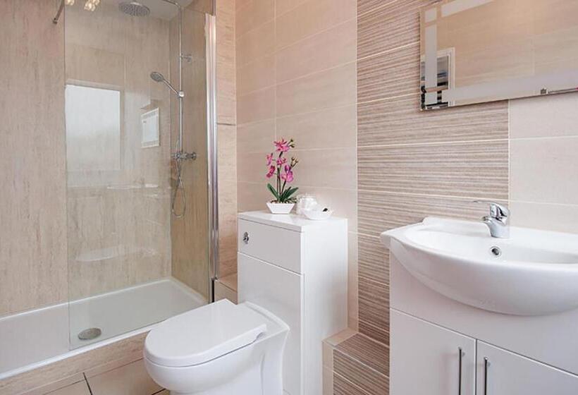 סוויטה, Butterchurn Guest House