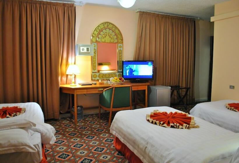 اتاق استاندارد سه نفره, Candles