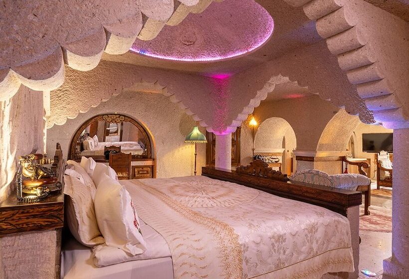 מיטת קינג בסוויטה, Cappadocia Gamirasu Cave
