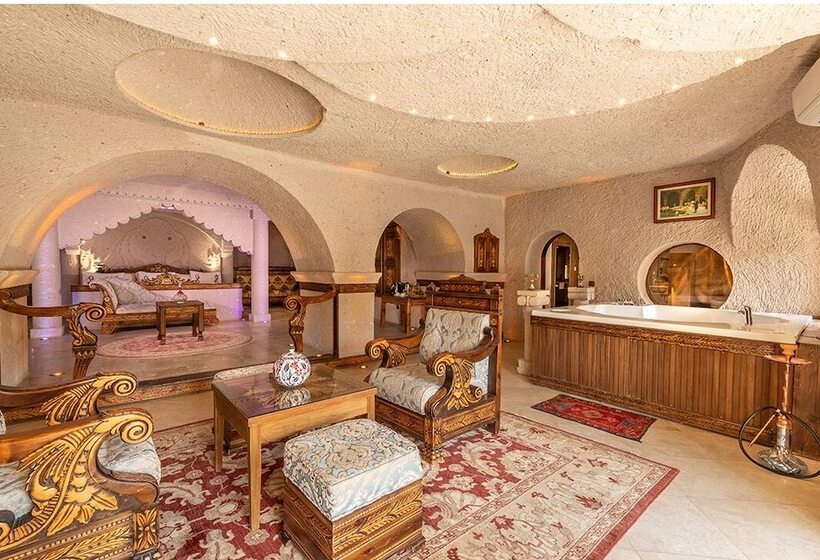 מיטת קינג בסוויטה, Cappadocia Gamirasu Cave