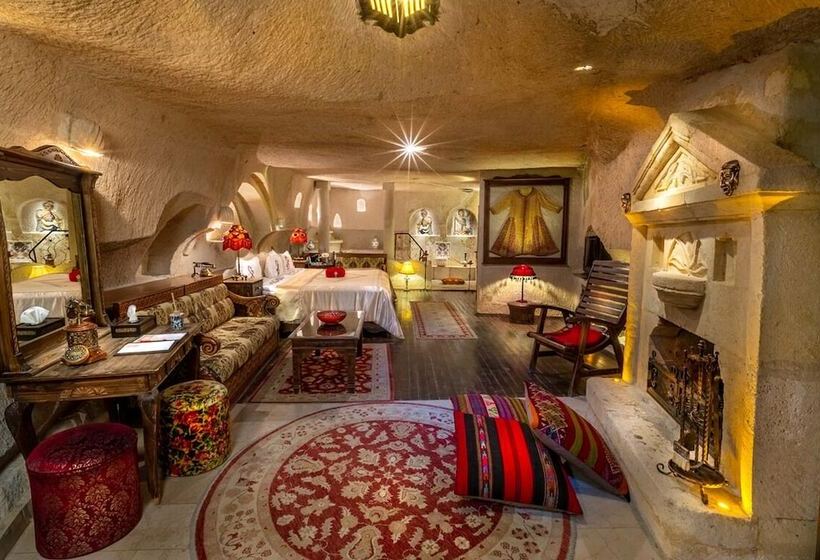 מיטת קינג בסוויטה, Cappadocia Gamirasu Cave