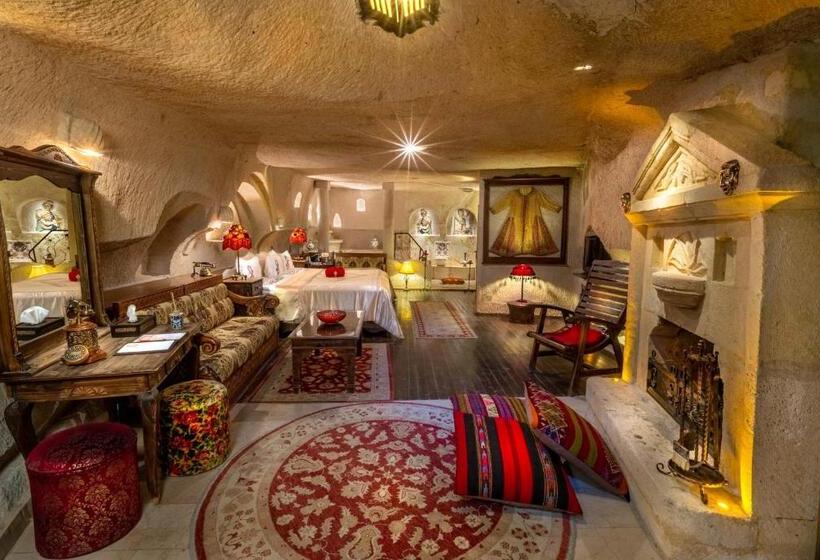 מיטת קינג בסוויטה, Cappadocia Gamirasu Cave