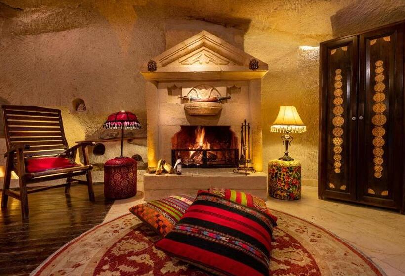 מיטת קינג בסוויטה, Cappadocia Gamirasu Cave