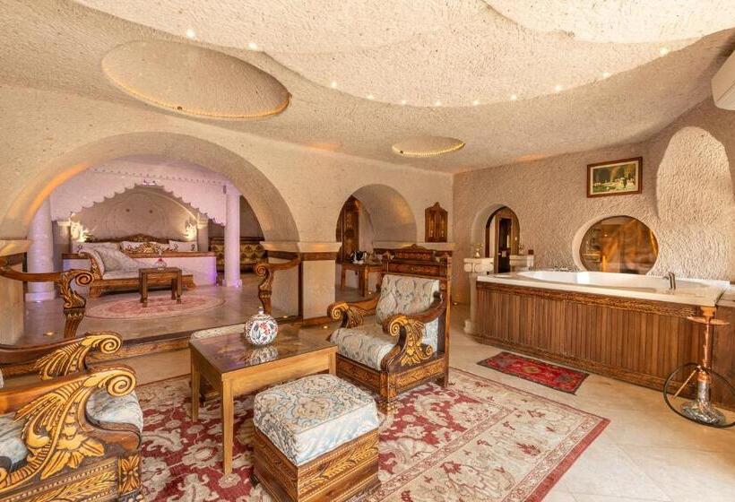 מיטת קינג בסוויטה, Cappadocia Gamirasu Cave