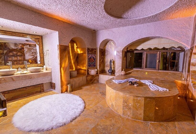מיטת קינג בסוויטה, Cappadocia Gamirasu Cave