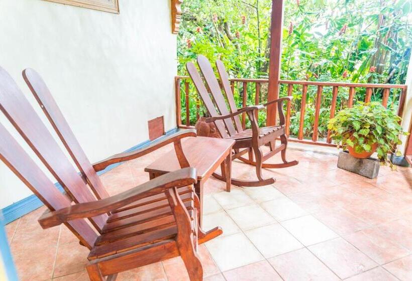 디럭스 룸, Claro De Luna