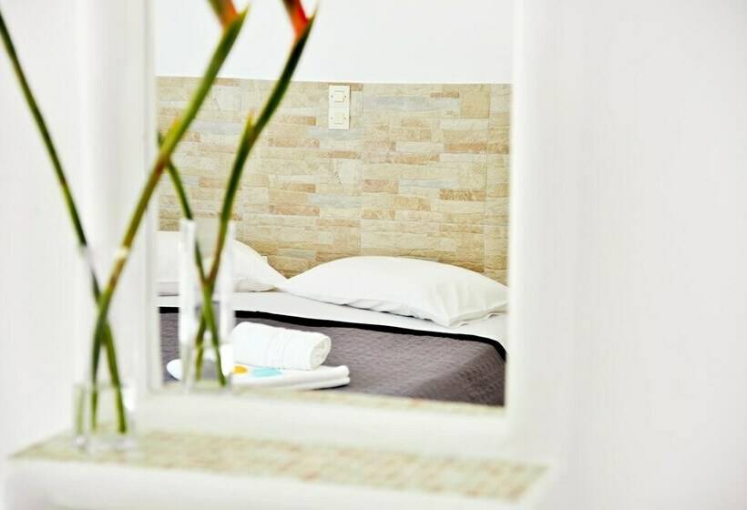 Номер Стандарт Вид на Сад, Glaronisia