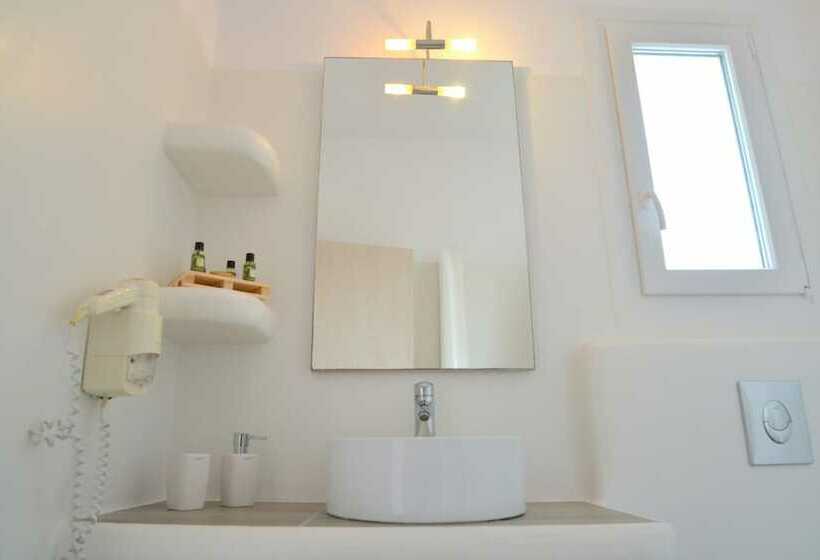 Номер Стандарт Вид на Сад, Glaronisia