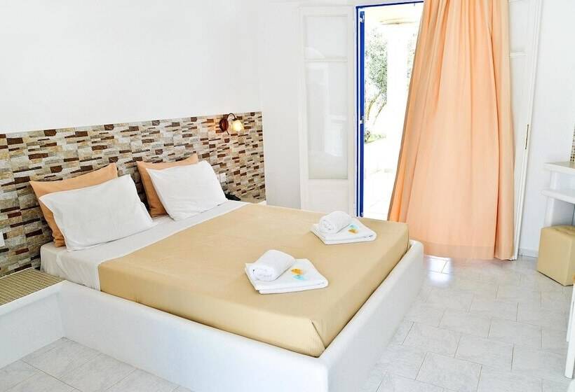 Номер Стандарт Вид на Сад, Glaronisia