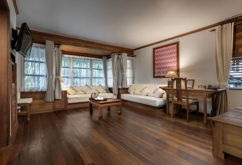 اتاق لوکس, Governor S Residence