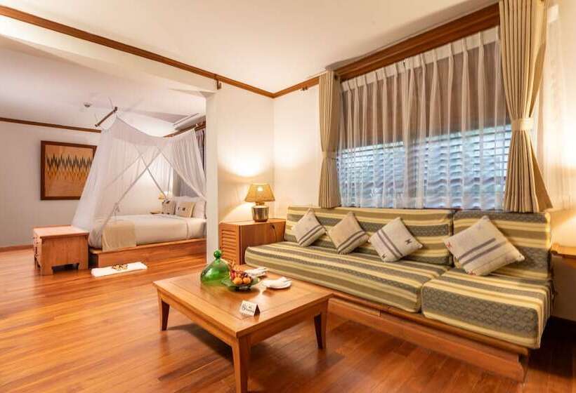 سوییت جونیور, Governor S Residence