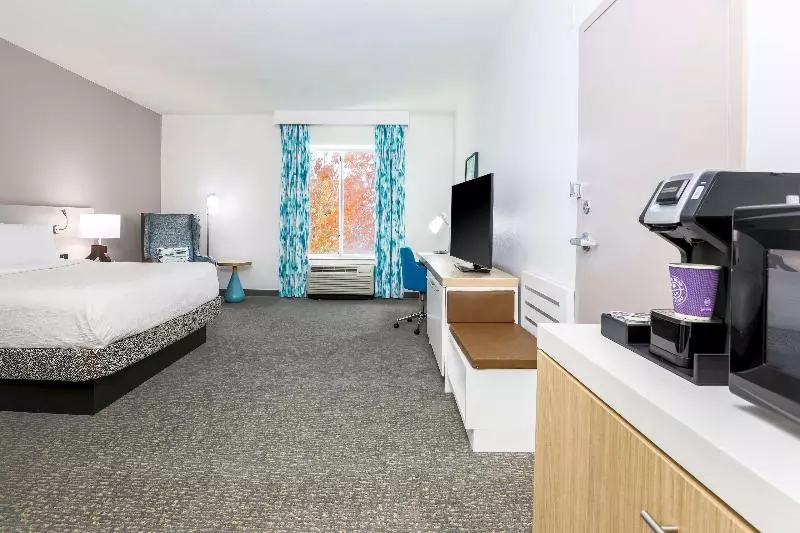 キングサイズベッドのスタンダードルーム, Hilton Garden Inn Tulsa South