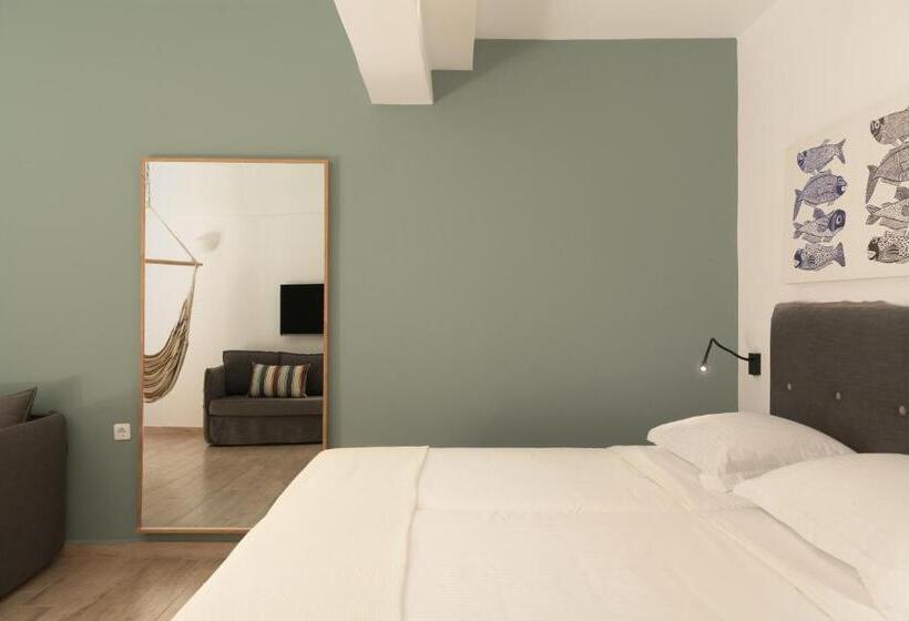 جناح, Paralos Irini Mare