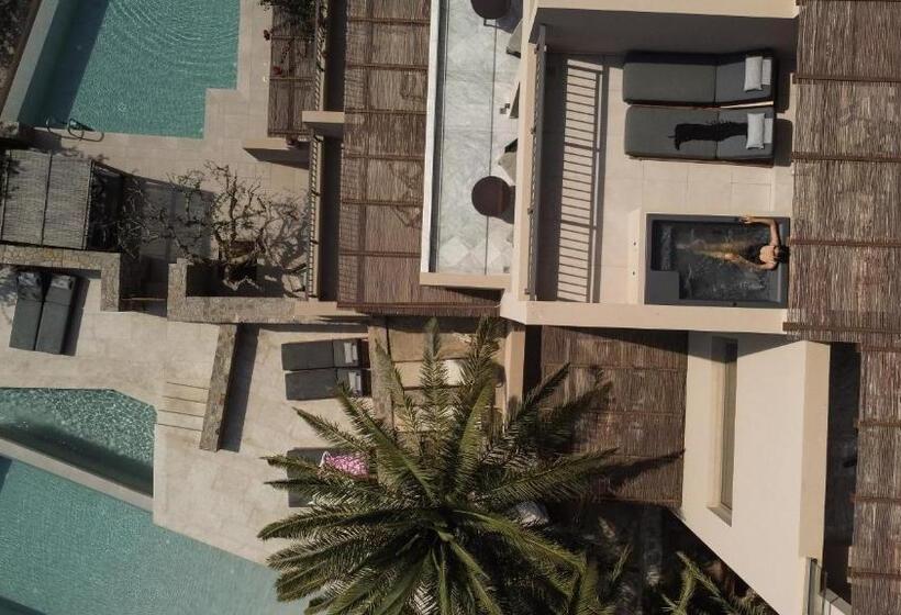 غرفة سوبيريور مطلّة علي البحر, Paralos Irini Mare