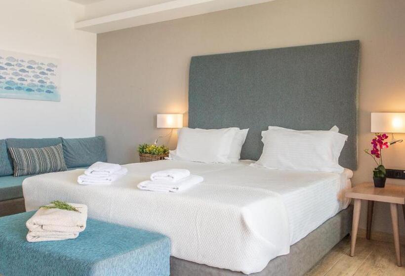 جناح جونيور مطلّ علي البحر, Paralos Irini Mare