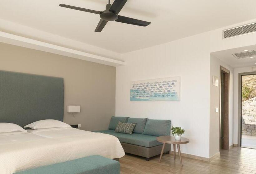 סוויטת ג'וניור נוף לים, Paralos Irini Mare