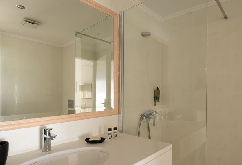 غرفة سوبيريور مطلّة علي البحر, Paralos Irini Mare