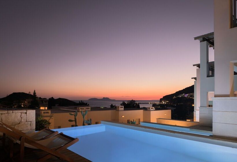 جناح جونيور مطلّ علي البحر, Paralos Irini Mare