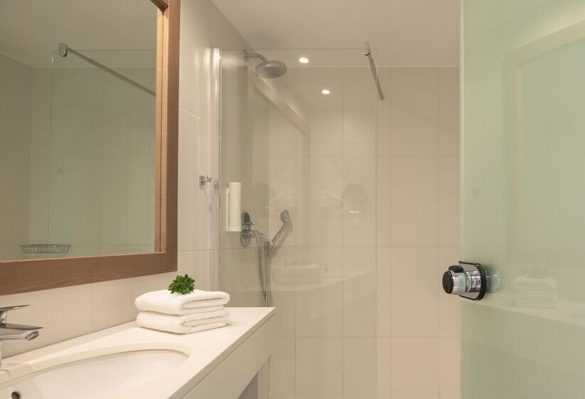 סוויטה נוף להרים, Paralos Irini Mare