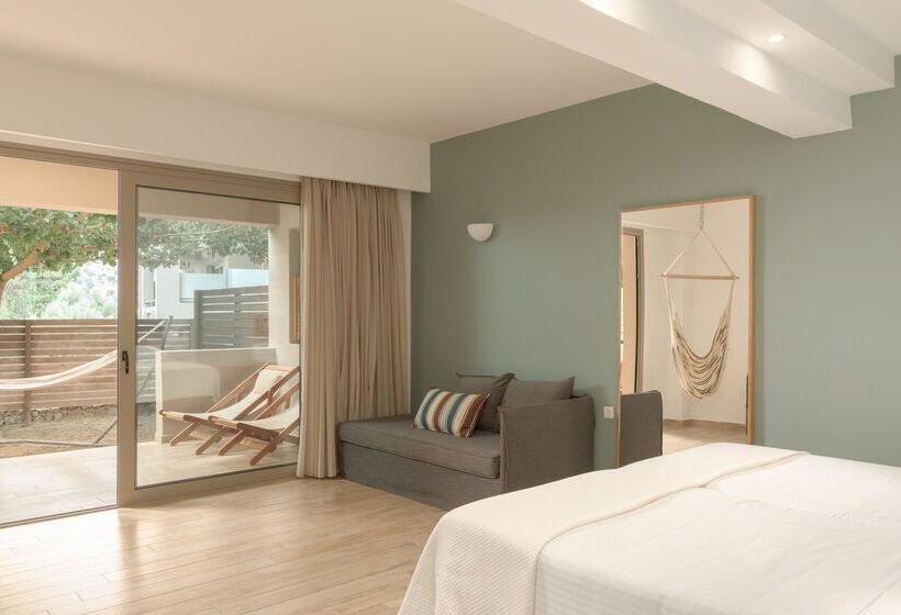 סוויטה, Paralos Irini Mare