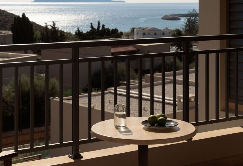 جناح جونيور مطلّ علي البحر, Paralos Irini Mare