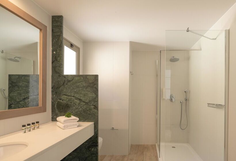 جناح جونيور مطلّ علي البحر, Paralos Irini Mare