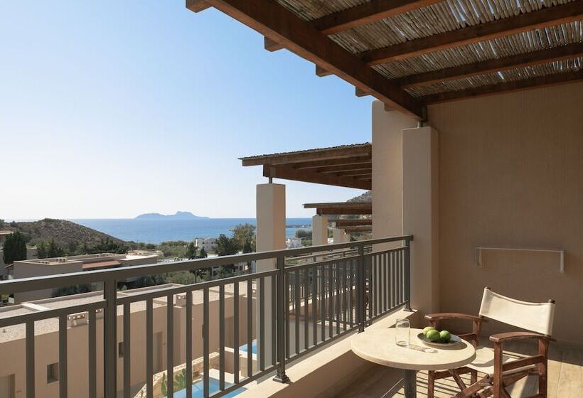 جناح جونيور مطلّ علي البحر, Paralos Irini Mare