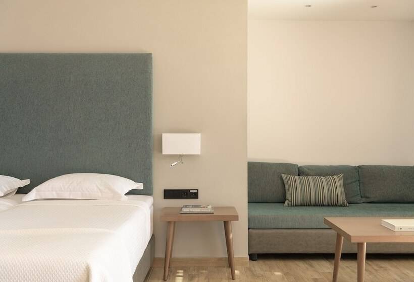 סוויטת ג'וניור נוף לים, Paralos Irini Mare