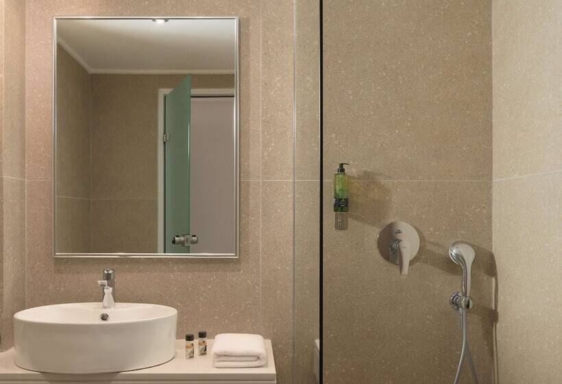 جناح جونيور مطل على الجبل, Paralos Irini Mare