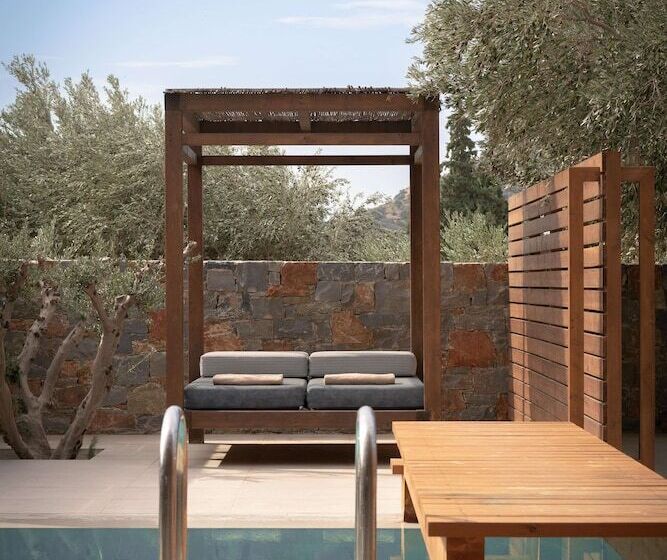 סוויטת ג'וניור נוף הרים, Paralos Irini Mare