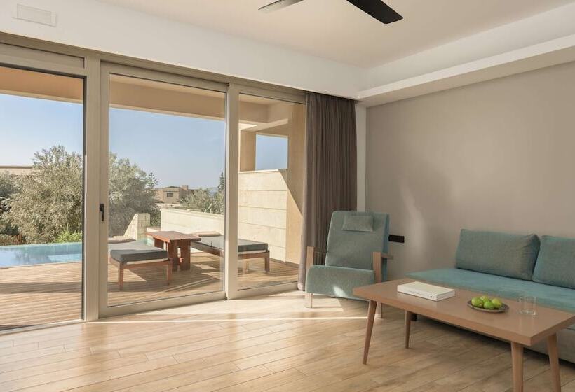 סוויטה נוף להרים, Paralos Irini Mare