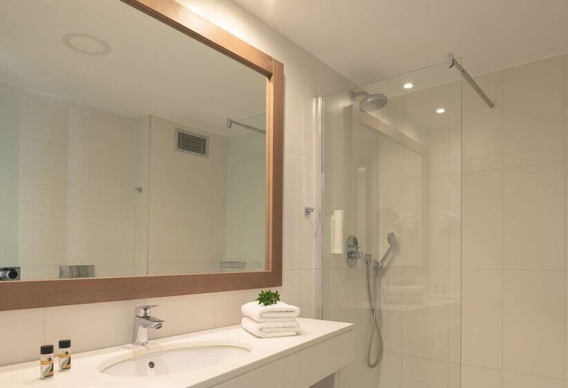 جناح مطلّ علي البحر, Paralos Irini Mare