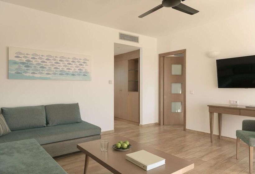 جناح مطلّ علي البحر, Paralos Irini Mare