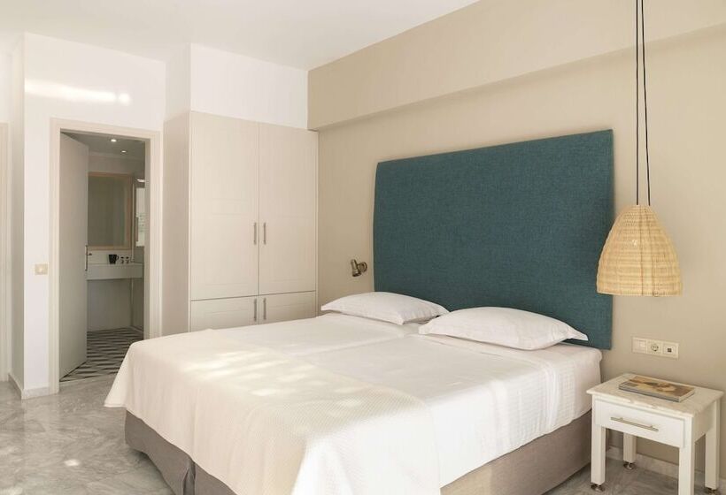 غرفة سوبيريور مطلّة علي البحر, Paralos Irini Mare