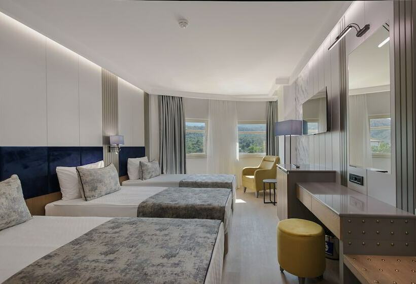 Номер Стандарт Трехместный, Sealife Kemer Resort Hotel   All Inclusive