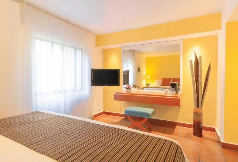 سوییت جونیور, Racquet Cuernavaca