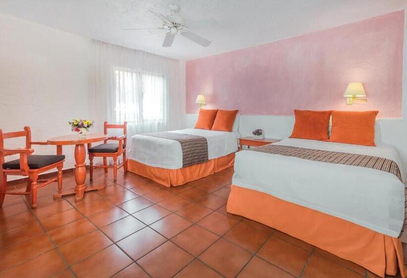 带2个双人床的标准工作室, Racquet Cuernavaca