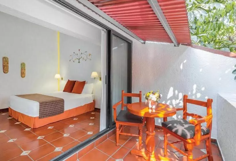 اتاق استاندارد با تخت بزرگ, Racquet Cuernavaca