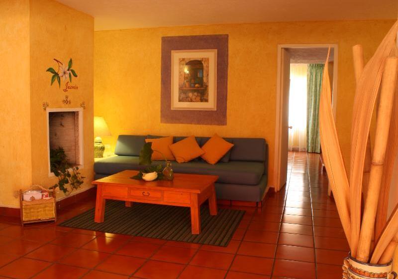 小型套房, Racquet Cuernavaca