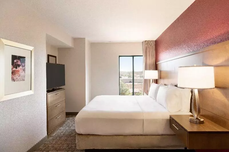 キングサイズベッドのスイートルーム, Staybridge Suites San Antonio Downtown Convention Center, An Ihg