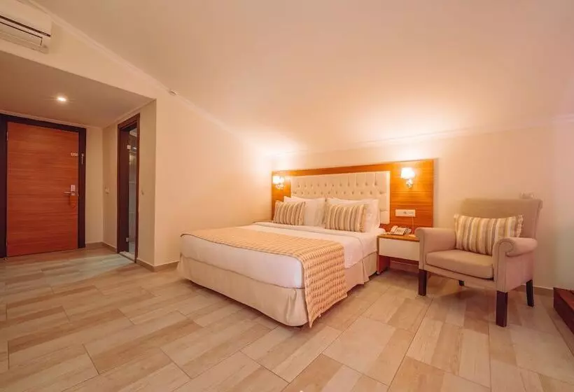 Standard Room with Hot Tub