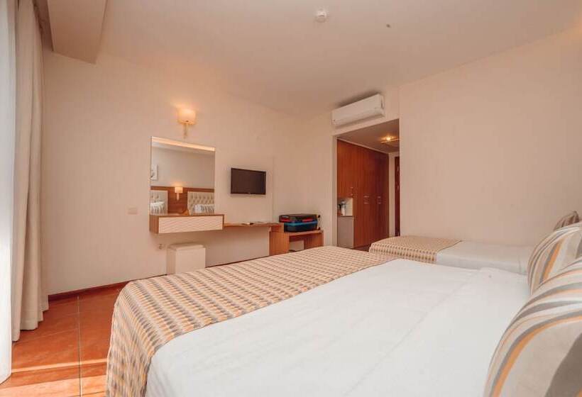 غرفة قياسية ثلاثية, Sundia by Liberty Suncity