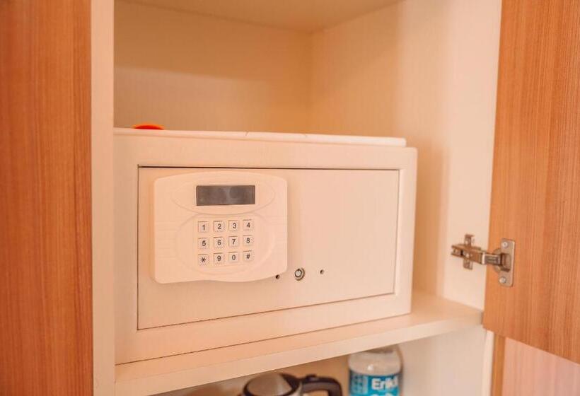 غرفة قياسية مزوَّدة بجاكوزي, Sundia by Liberty Suncity